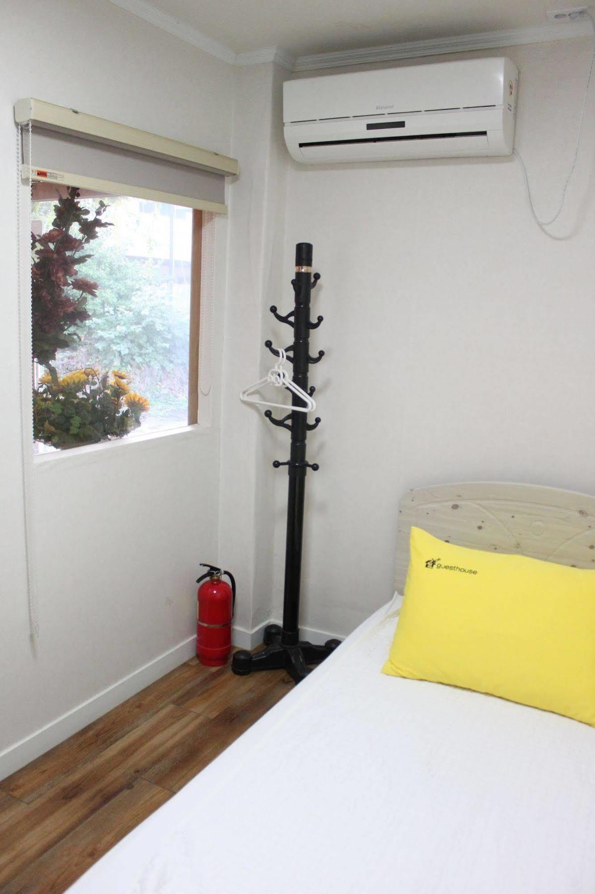 Guest house 24 Namsan Garden 2*